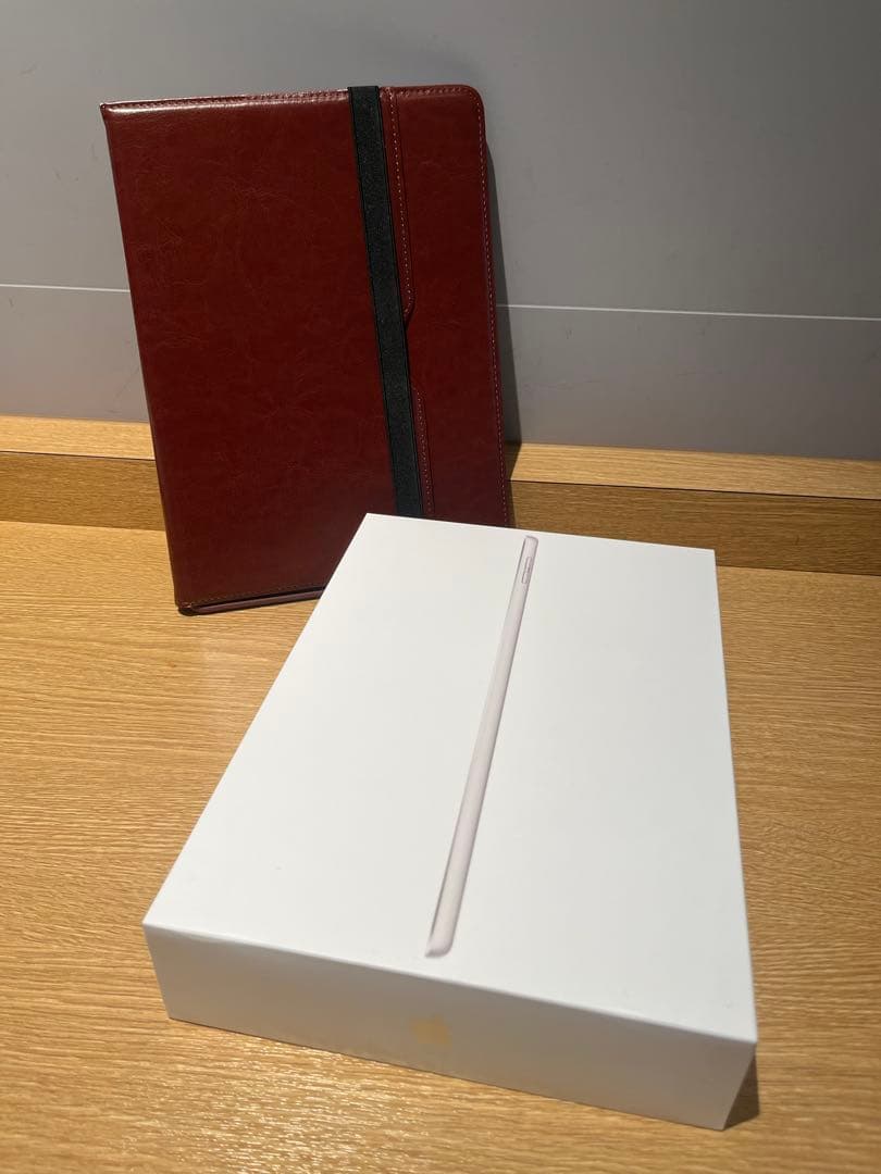 iPad 第9世代　256G 本体 + ケース