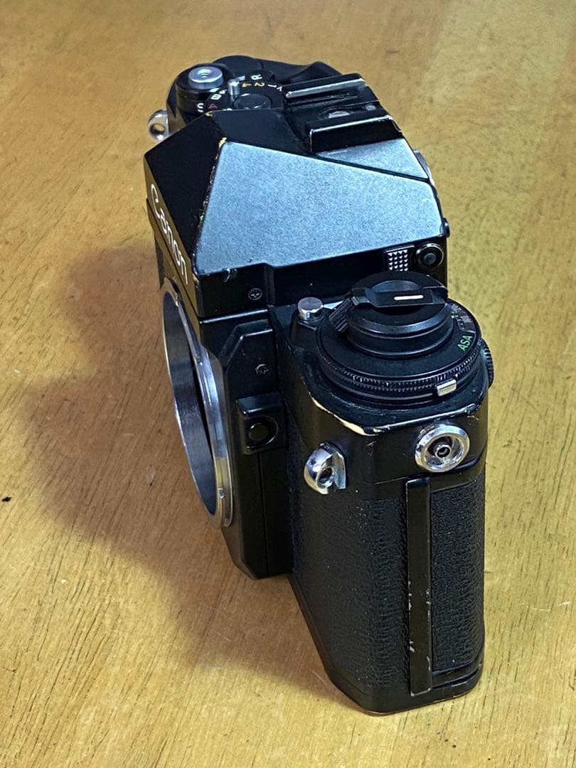 田*中様 【ジャンク品】CANON New F-1 ボディ