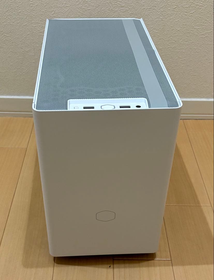 NR200P WhitePCケース