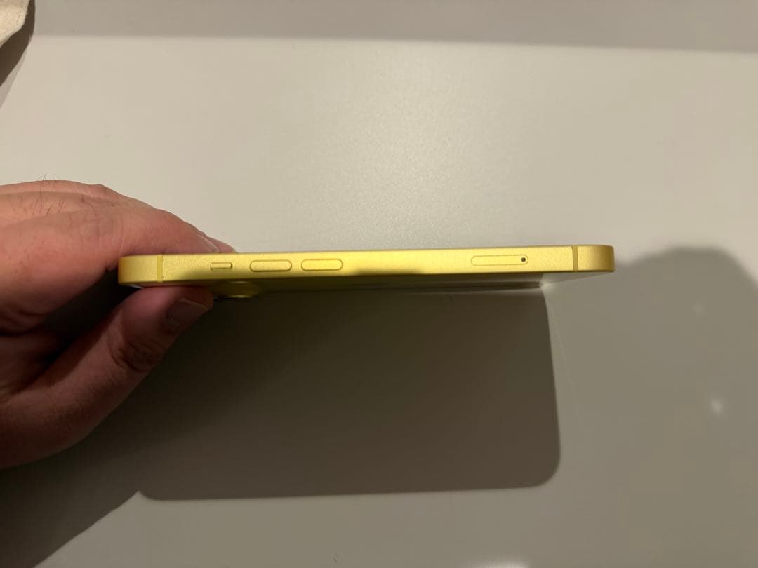 【美品】Apple iPhone 14 512GB 本体 イエロー