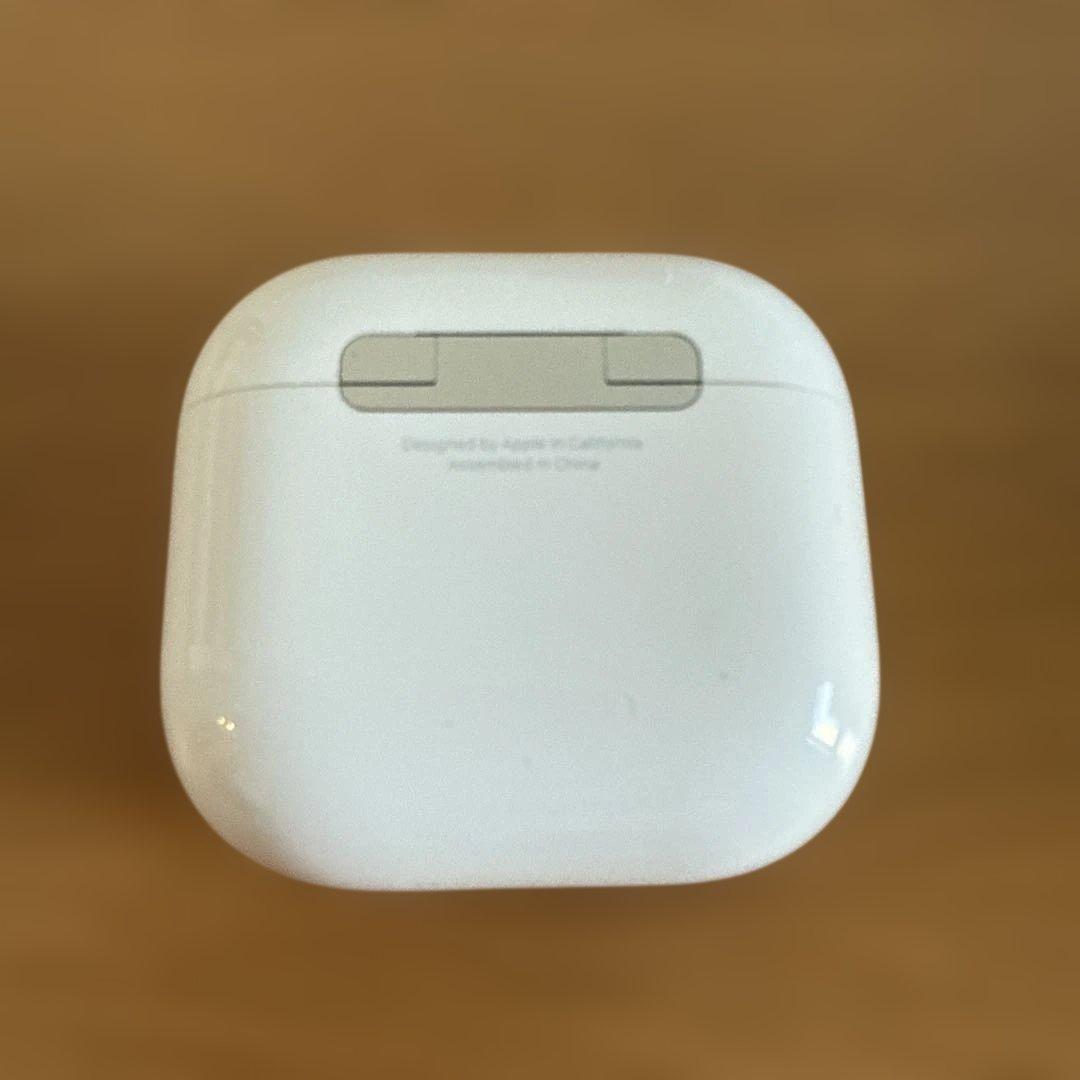 AirPods4本体 ホワイト ノイズキャンセル非搭載