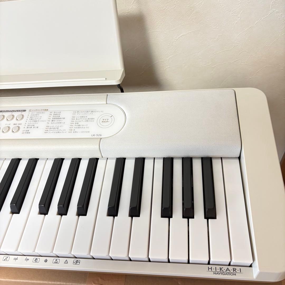 【美品】CASIO カシオ　LK-526 光ナビゲーション　デジタルキーボード