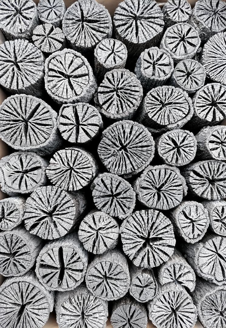 kei【 伊予の切炭 】長さ約7.5cm 約6kg 菊炭×二箱