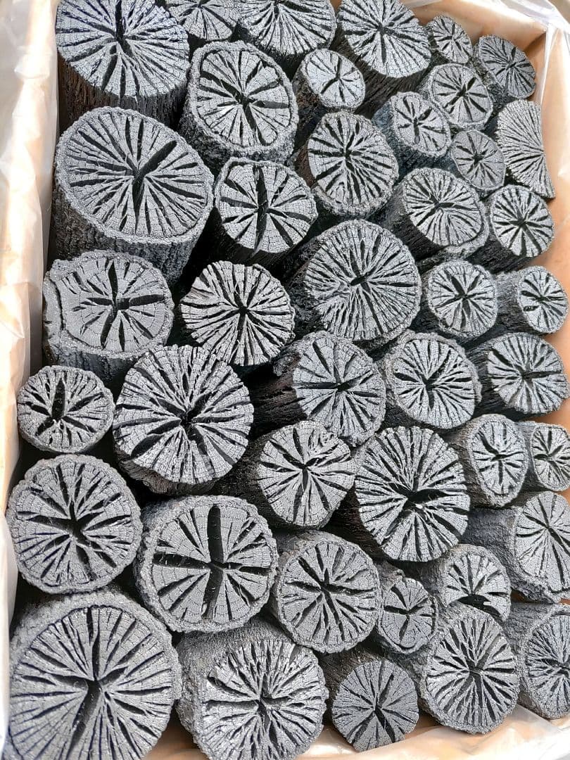 kei【 伊予の切炭 】長さ約7.5cm 約6kg 菊炭×二箱