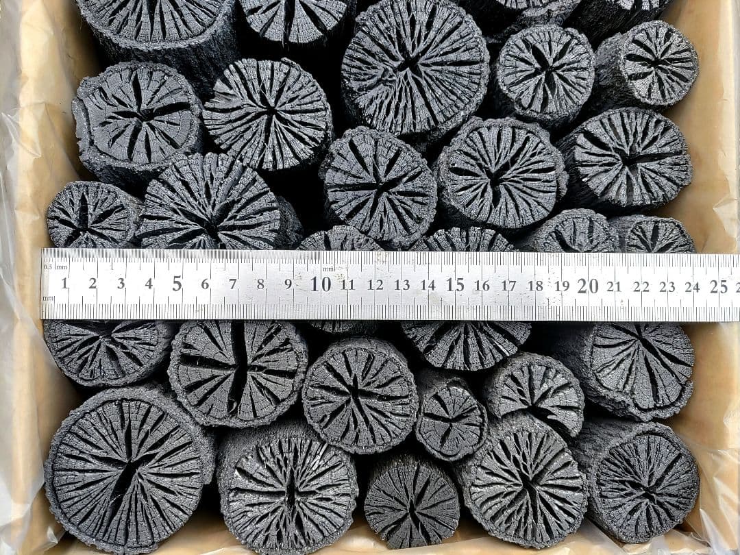 kei【 伊予の切炭 】長さ約7.5cm 約6kg 菊炭×二箱