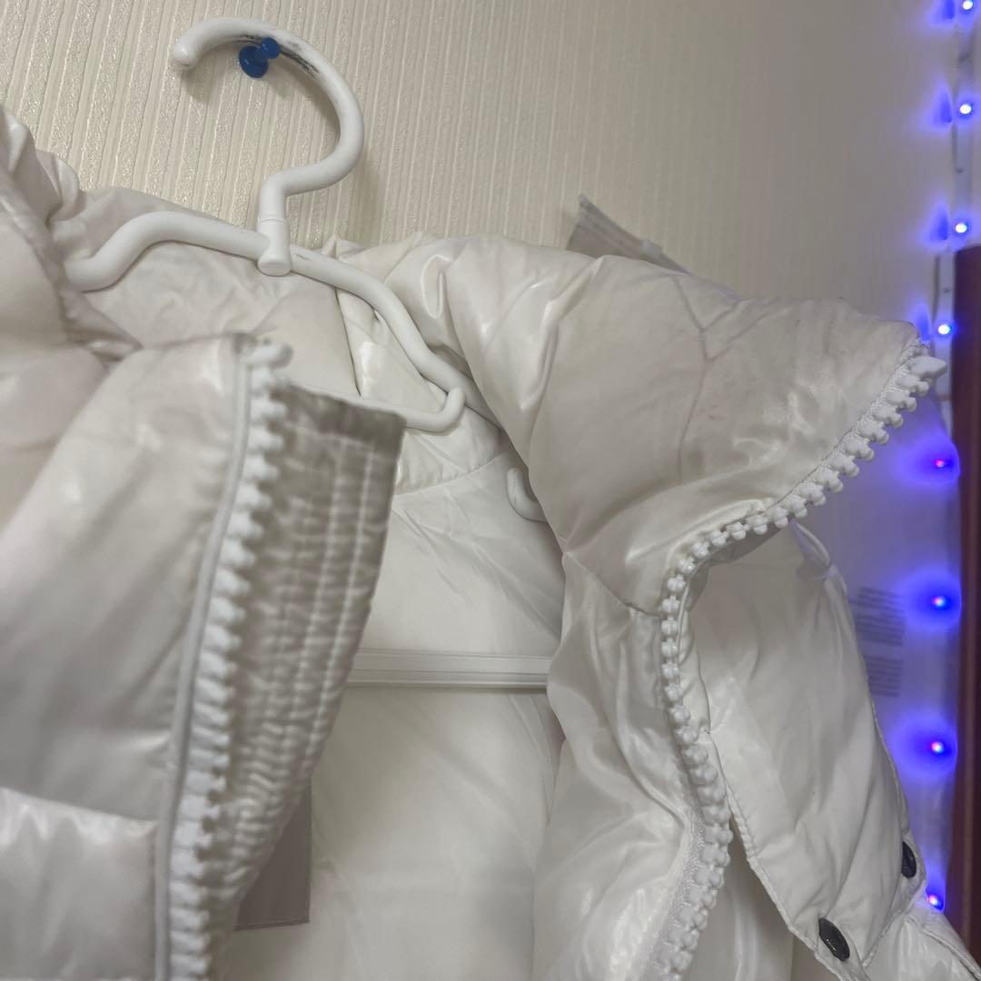 モンクレMAYA白ダウン