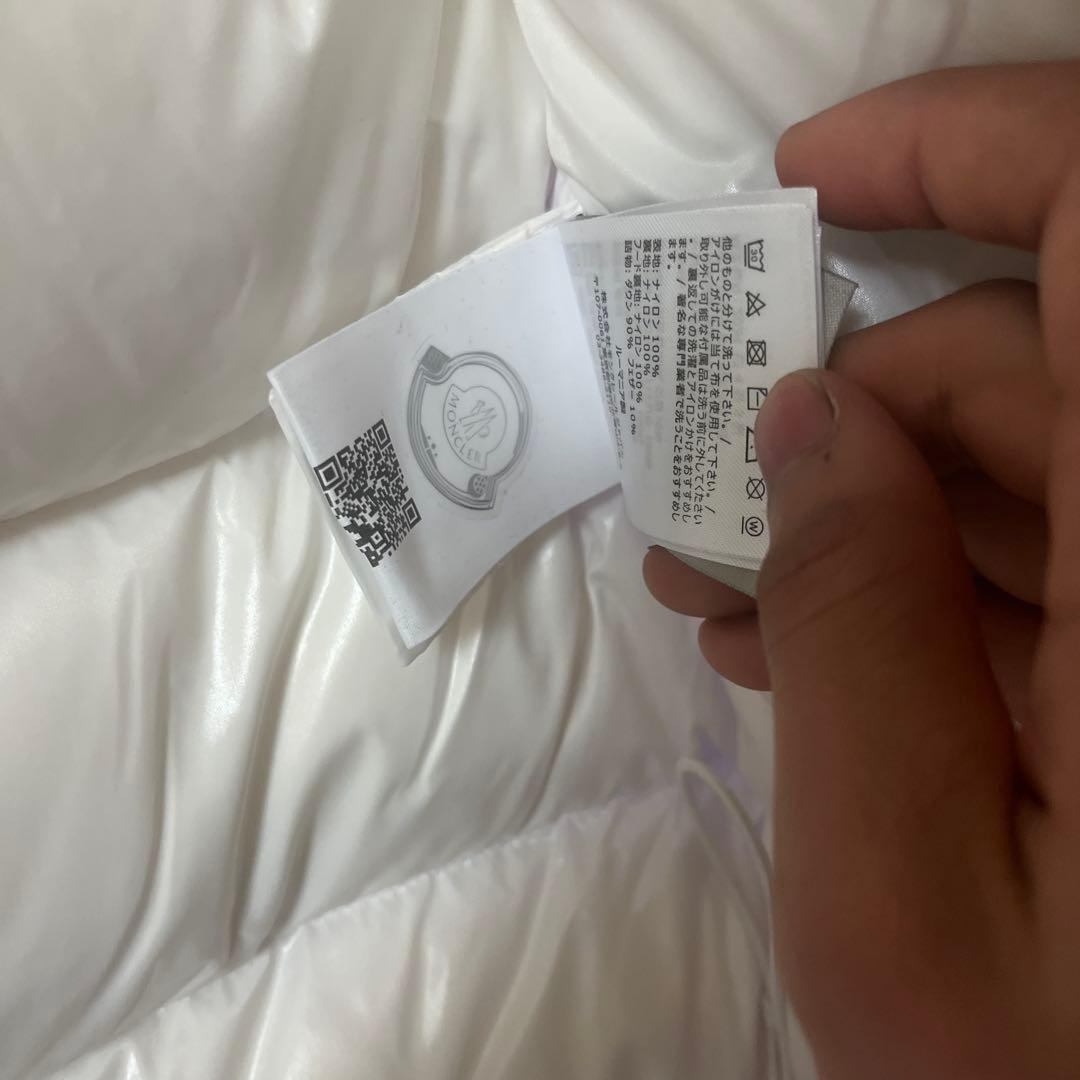 モンクレMAYA白ダウン