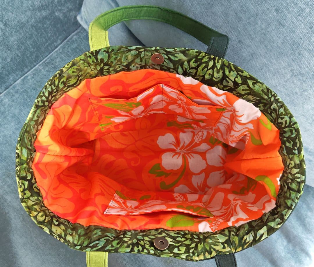 ハンドメイド　ハワイアンキルトバッグ　（大きいサイズ）