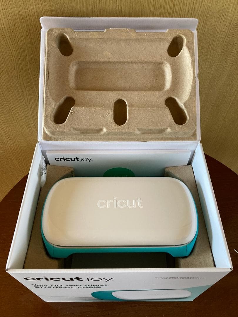 カッティングマシン Cricut Joy
