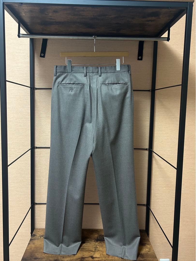 新品未使用AURALEE SUPER LIGHT WOOL SLACKS