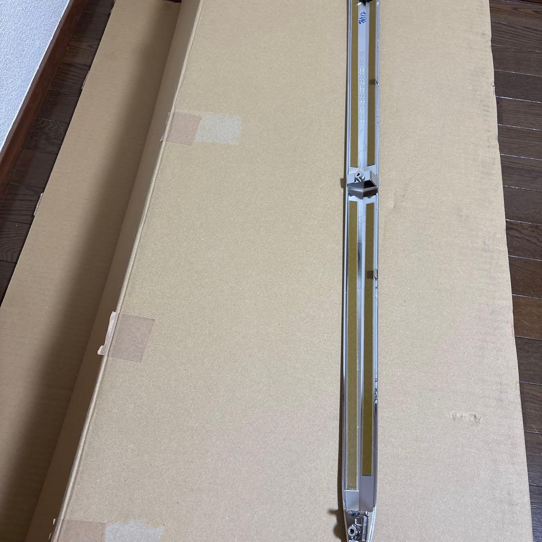 40アルファードモデリスタサイドスカート 右側、素地未塗装品。