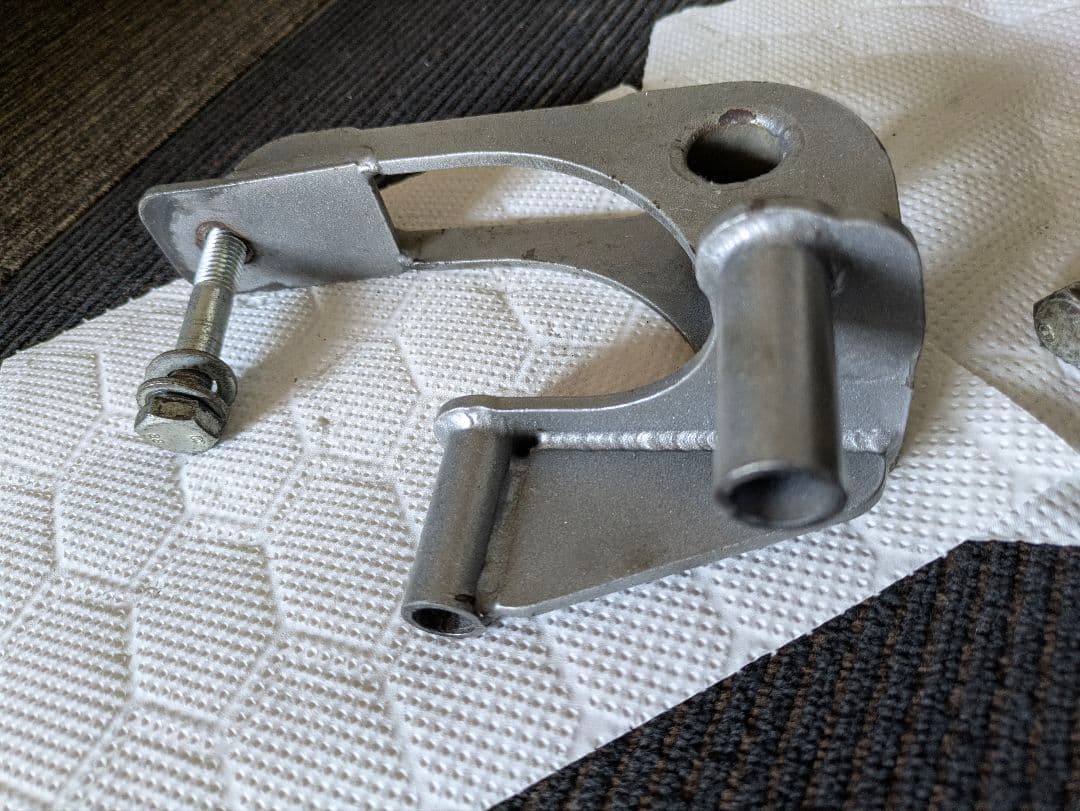 Z33用デフマウントブレース