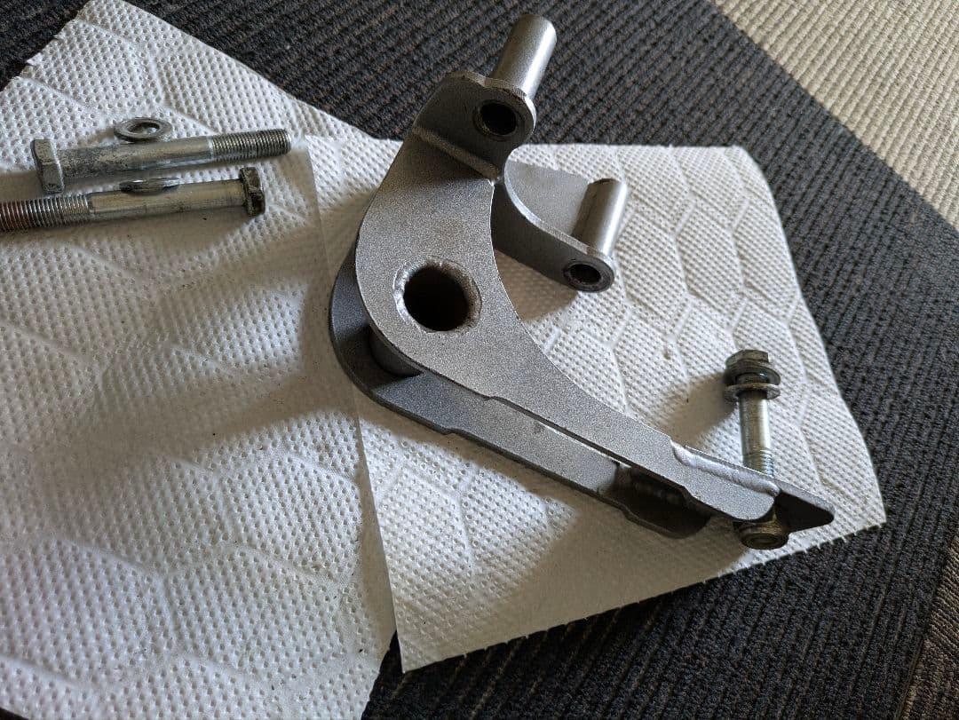 Z33用デフマウントブレース