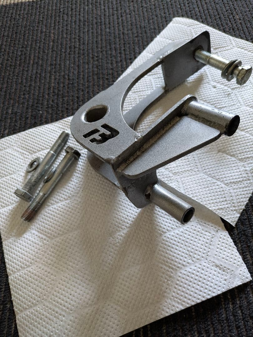 Z33用デフマウントブレース