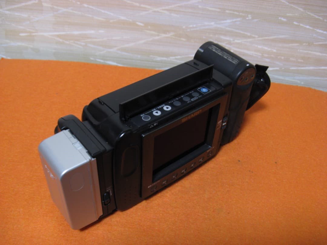 動作OK❗️☆シャープの液晶8ミリビデオカメラ・VL-EL10A