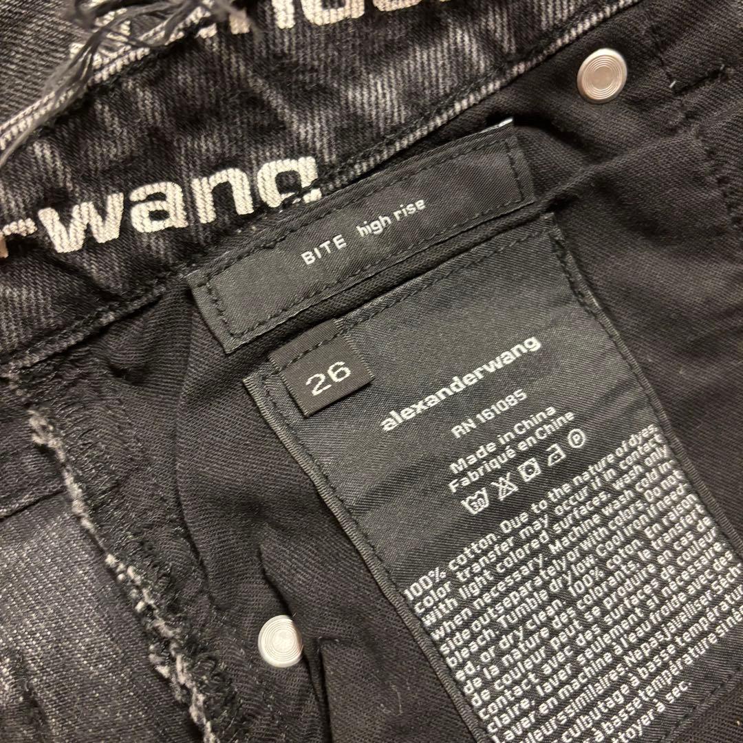 alexanderwang エイジドグレーデニム バイトロゴ ショーツ