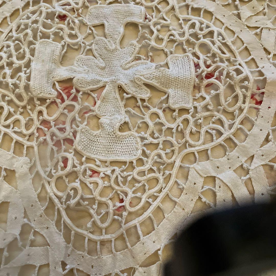 フランスアンティークのレース生地のクロス