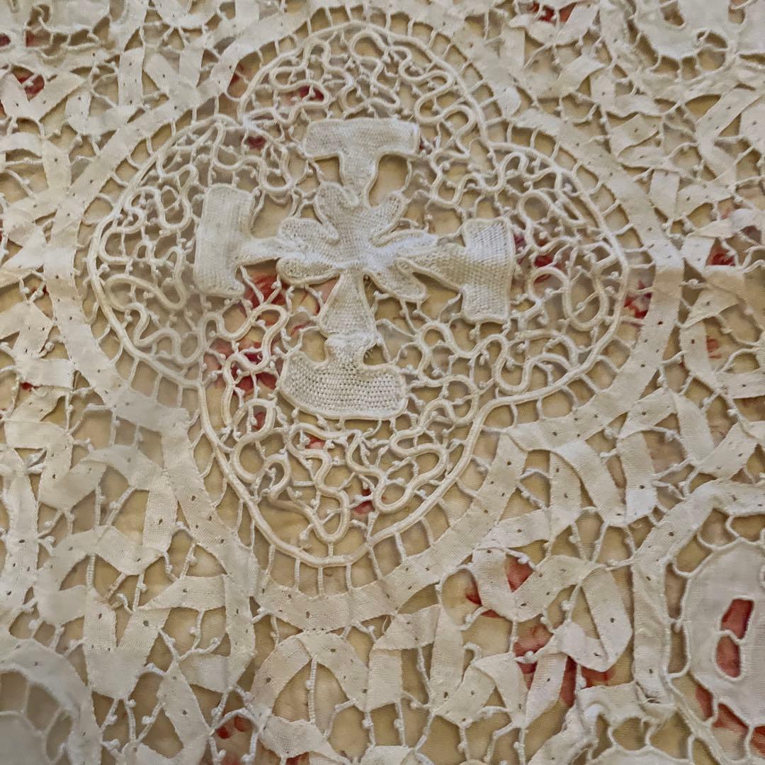 フランスアンティークのレース生地のクロス