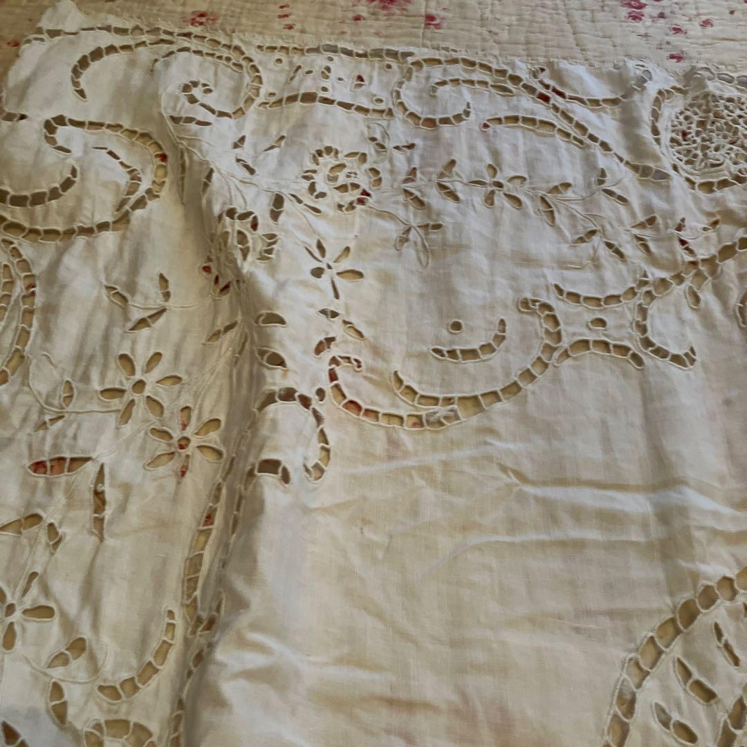 フランスアンティークのレース生地のクロス