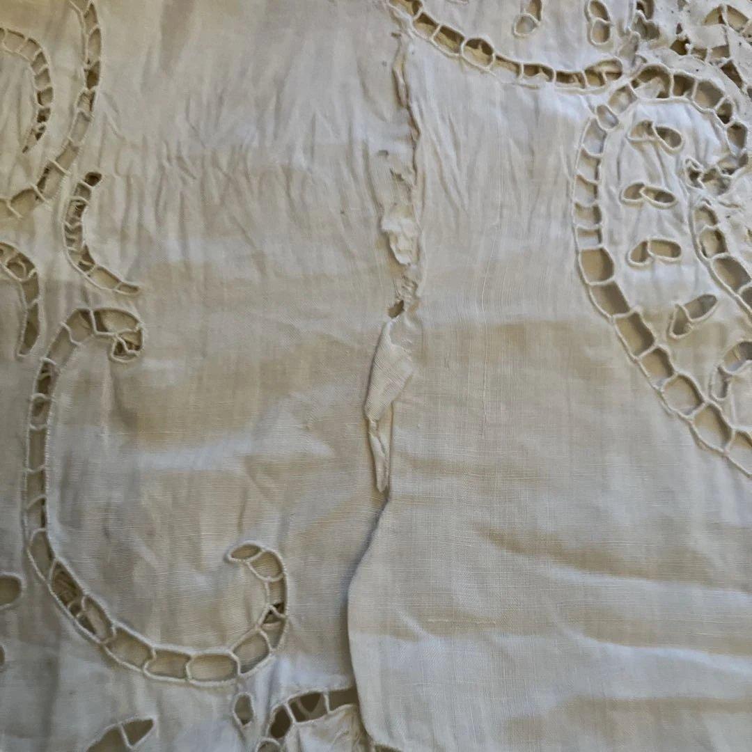 フランスアンティークのレース生地のクロス