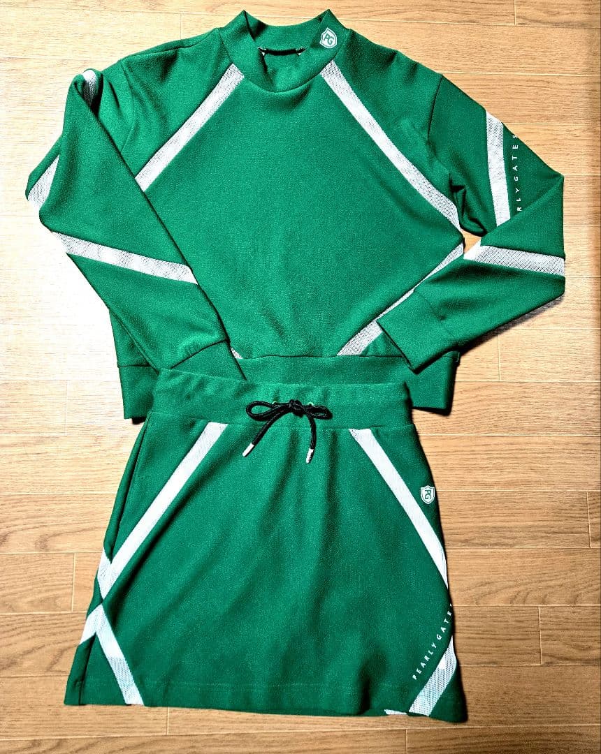 ❣️美品❣️EARLY GATES モックネック、スカート❣️セットアップ❗️