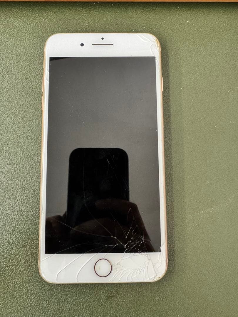 iPhone8Plus 256gb ピンクゴールド