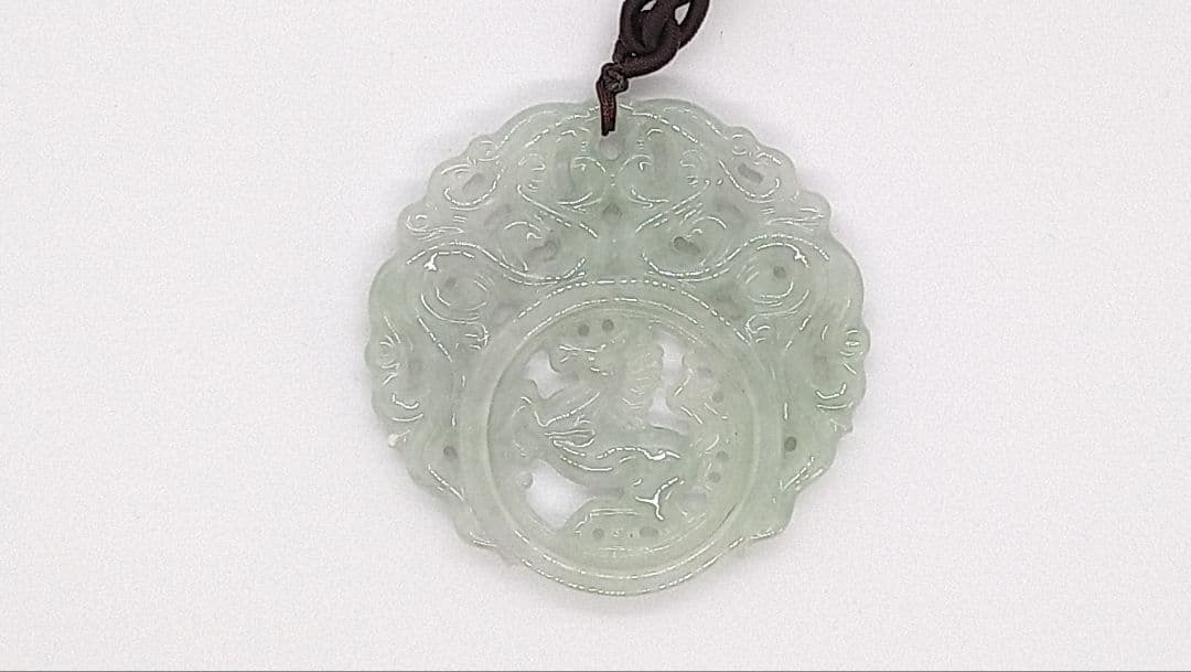 天然石　本翡翠　翡翠　A貨　花件　縁起　彫刻　ノリゲ　韓国　玉