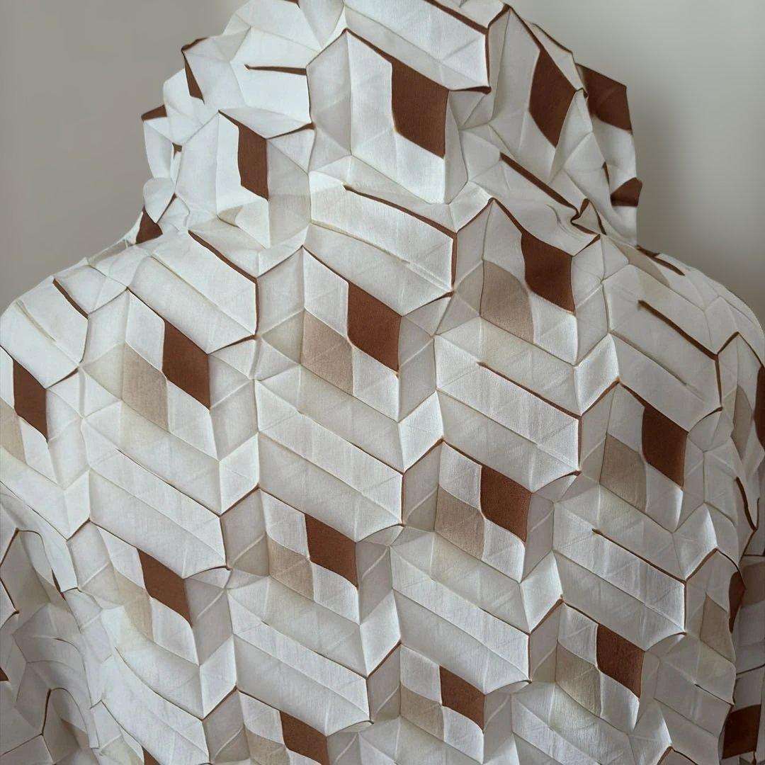 レア美品 ISSEY MIYAKE 立体プリーツ 折り紙プリーツ　2020春