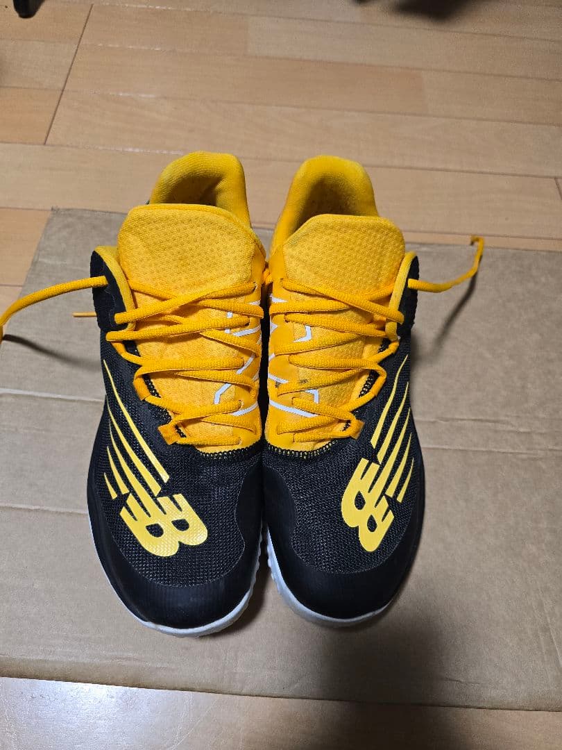 New Balance トレーニングシューズ 黒/黄色