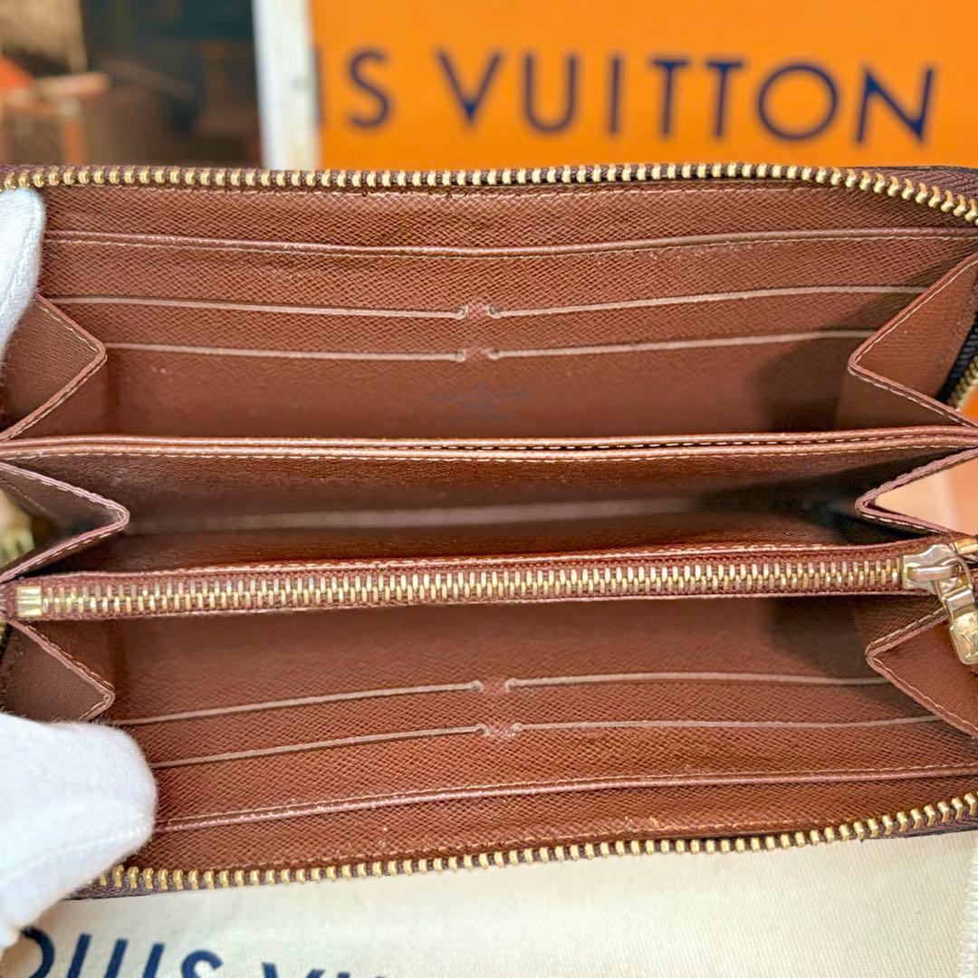 ルイヴィトン　モノグラム　ジッピーウォレット　　M60017