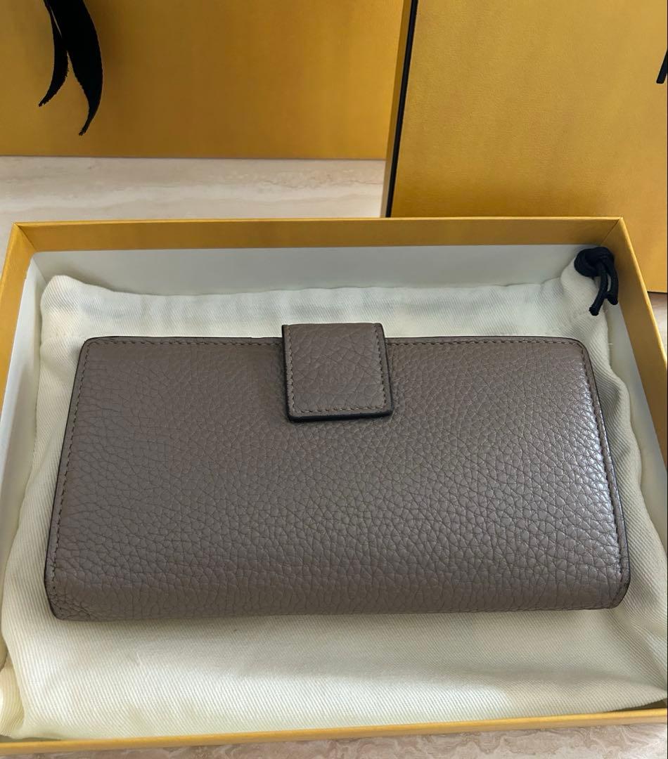 FENDI長財布 ピーカブー