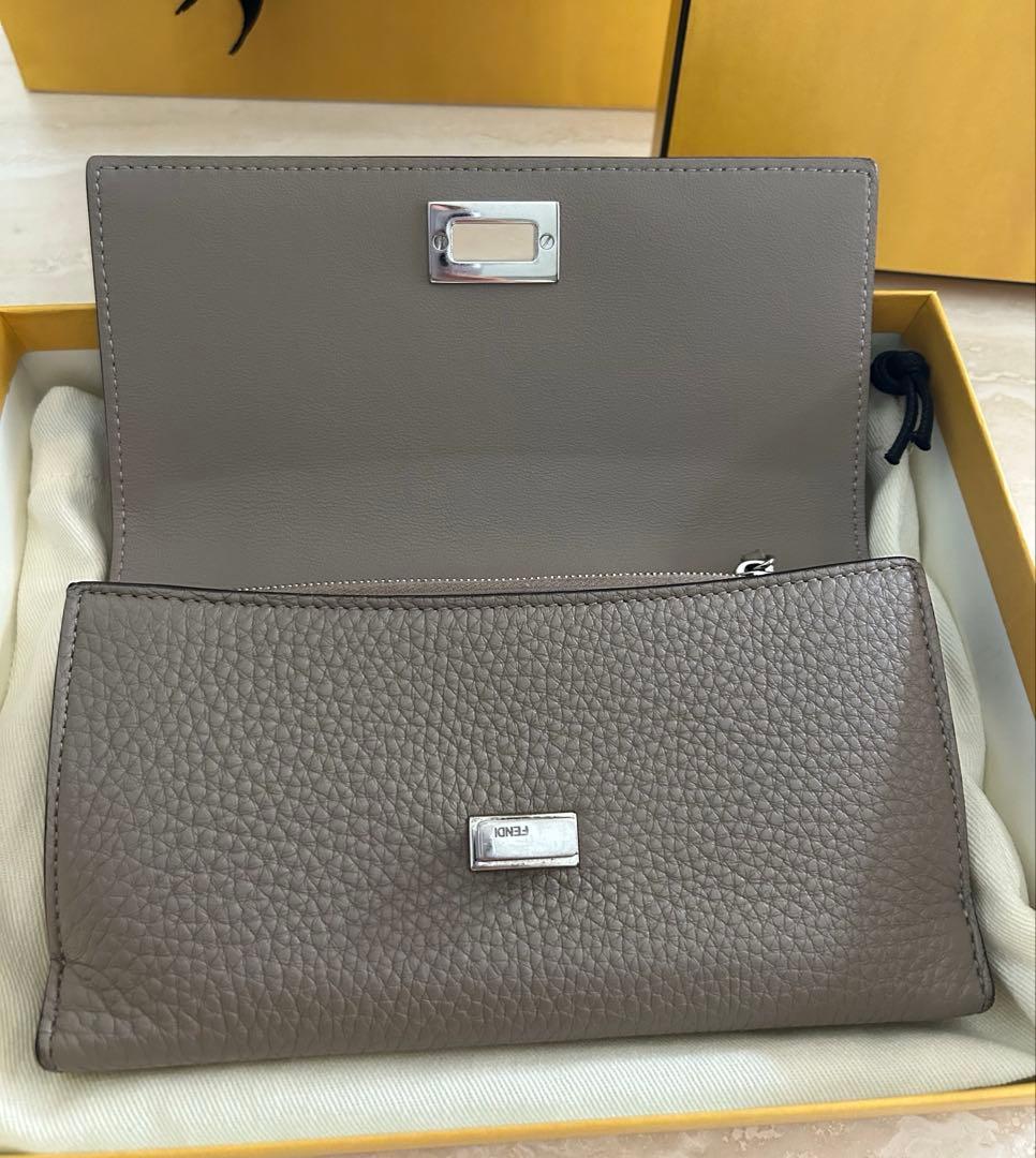 FENDI長財布 ピーカブー