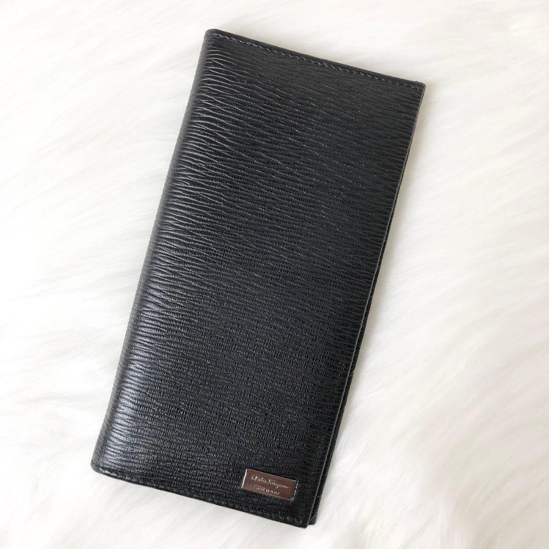 【未使用級】Salvatore Ferragamo 長財布 二つ折り財布