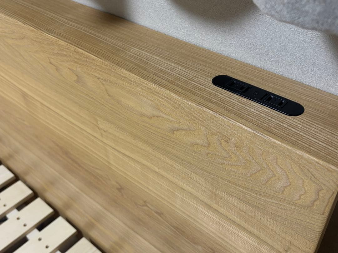 最終値下げ　1月15日まで出品 recenoクイーンサイズ ベッドフレーム