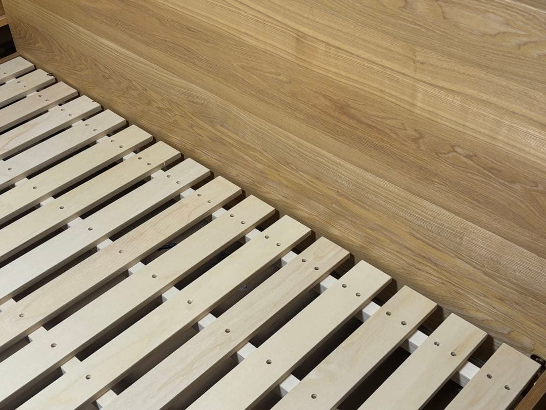 最終値下げ　1月15日まで出品 recenoクイーンサイズ ベッドフレーム