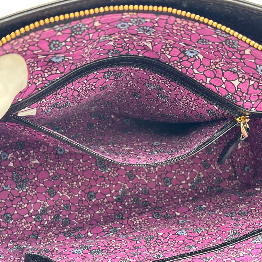 【美品】ANNA SUI 自立 底鋲 肩掛け A4 ビジネスバッグ ロゴ レザー