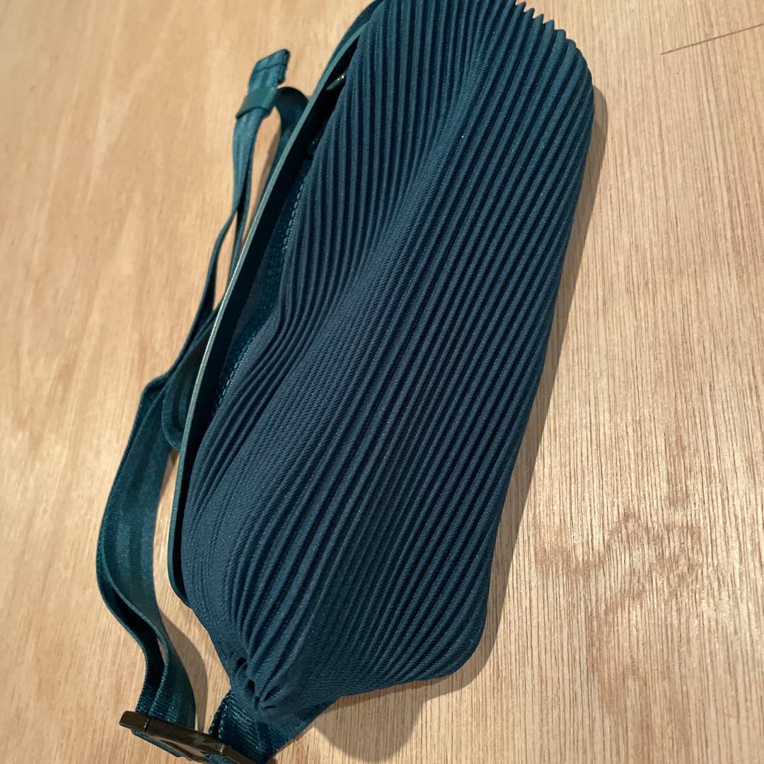 PLEATS PLEATS バック