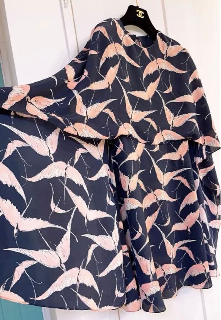 VALENTINOフラミンゴ柄ノースリーブミニワンピース