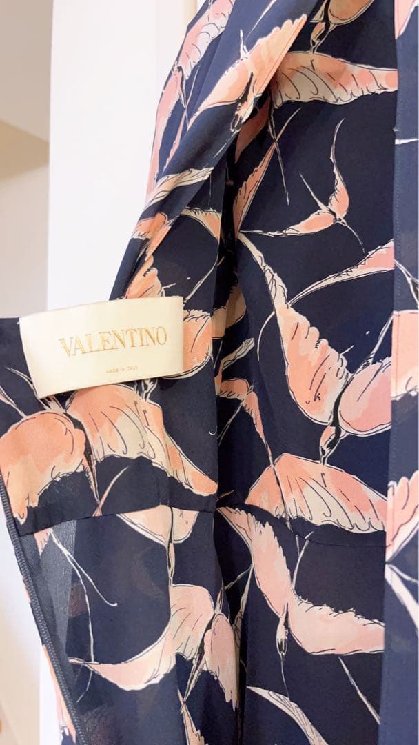 VALENTINOフラミンゴ柄ノースリーブミニワンピース