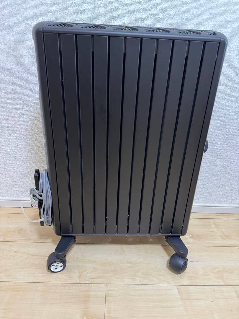 【リモコンつき】 DeLonghi オイルヒーター ブラック