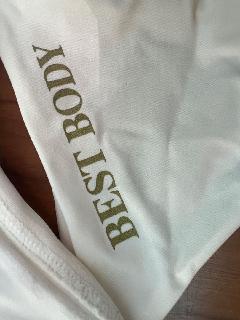 ベストボディジャパン大会公式水着 オフホワイト Mサイズ ⭐️再々値下げ⭐️