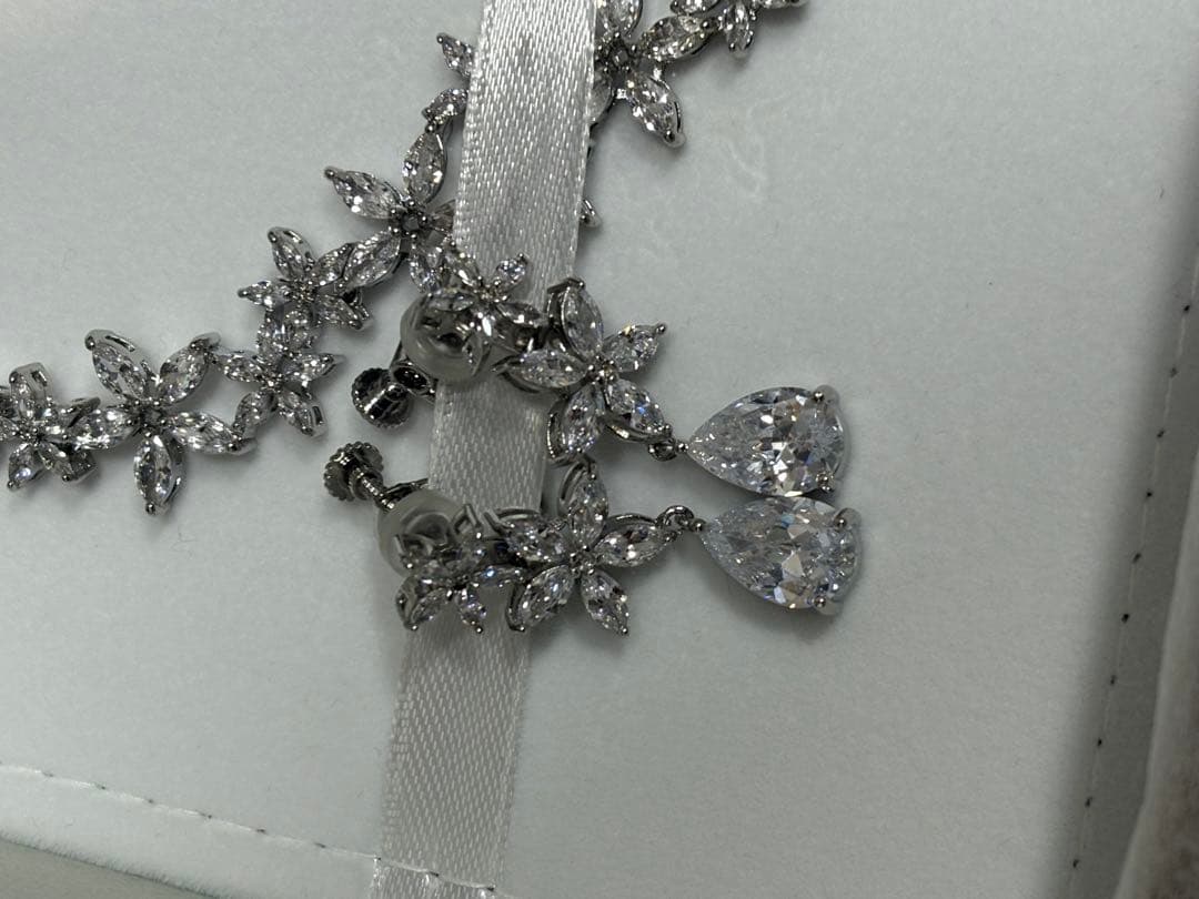 ブライダルアクセサリーセット　フラワーモチーフ