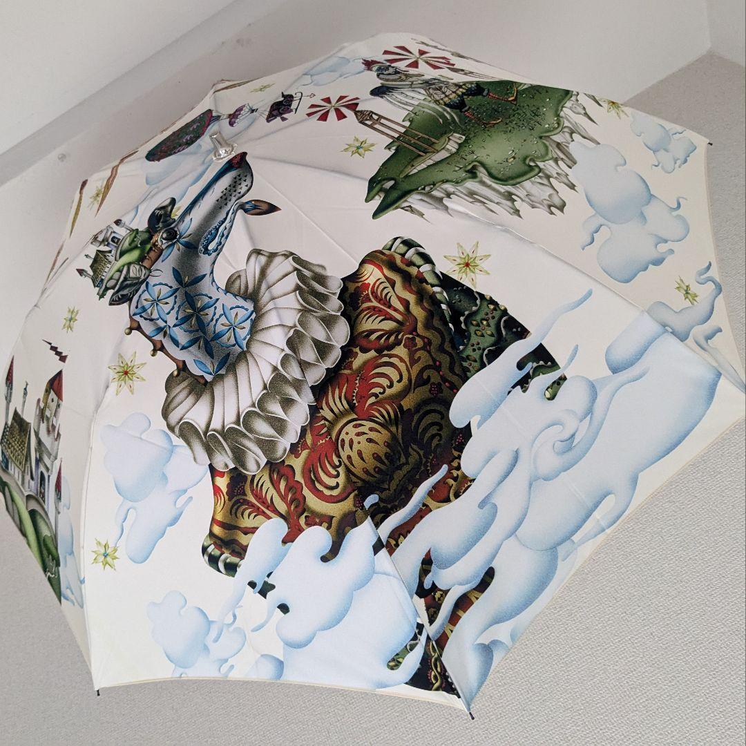 クラウス　ハーパニエミ　絵画のような折りたたみ雨傘　白