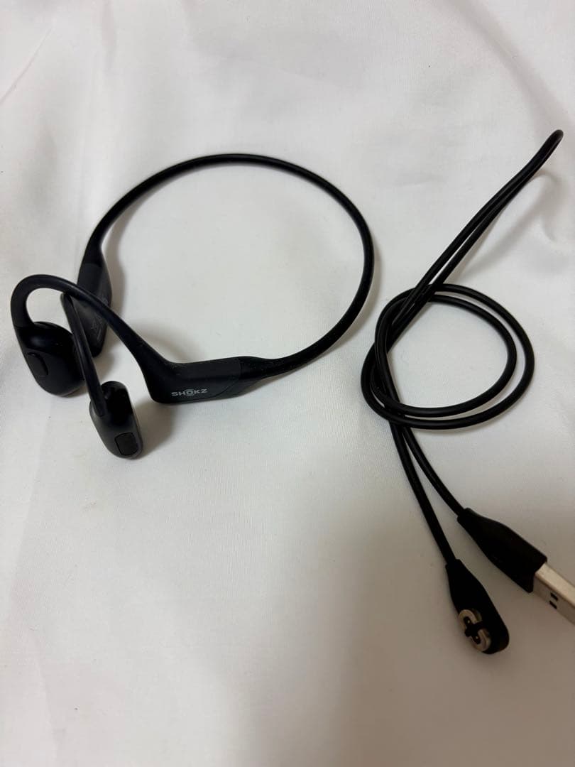 SHOKZ OPENRUNPRO 骨伝導イヤホン USB充電ケーブル付き