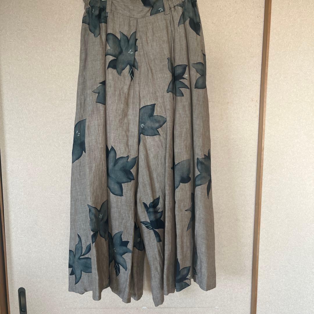 【美品】パラスパレス 花柄ガウチョパンツ グレー系