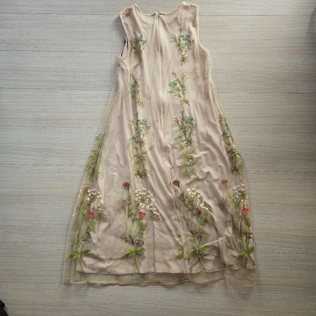シビラ　リーフ刺繍ワンピース　M