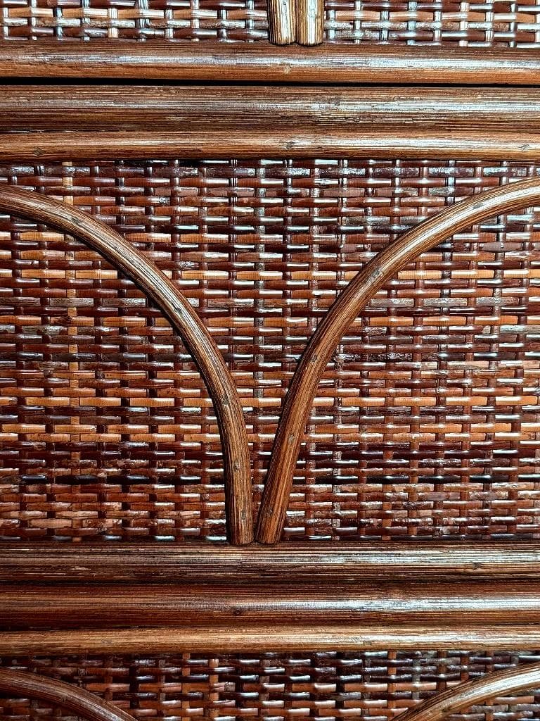 籐の箪笥 　引き出し　リモージュ陶器の取っ手　大容量　美しい箪笥です