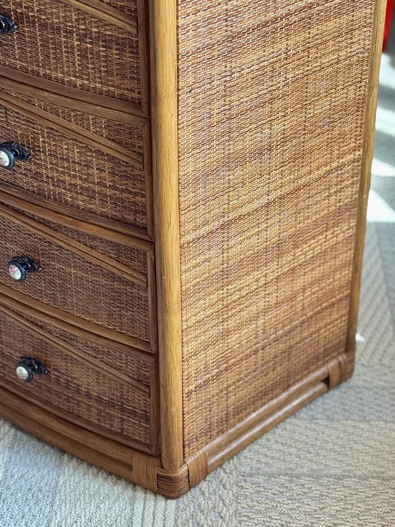 籐の箪笥 　引き出し　リモージュ陶器の取っ手　大容量　美しい箪笥です