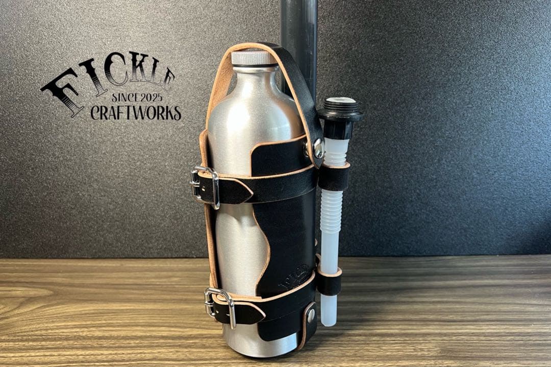 昭南皮革製　フューエルボトルホルダー　バイク　ガソリン携行缶　燃料タンク　携行缶