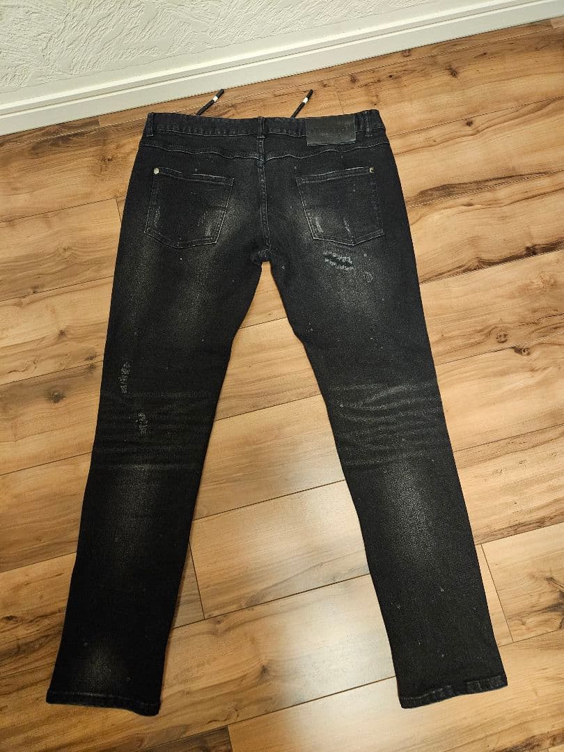 1PIU1UGUALE3 RELAX　ブラック ダメージデニムパンツ